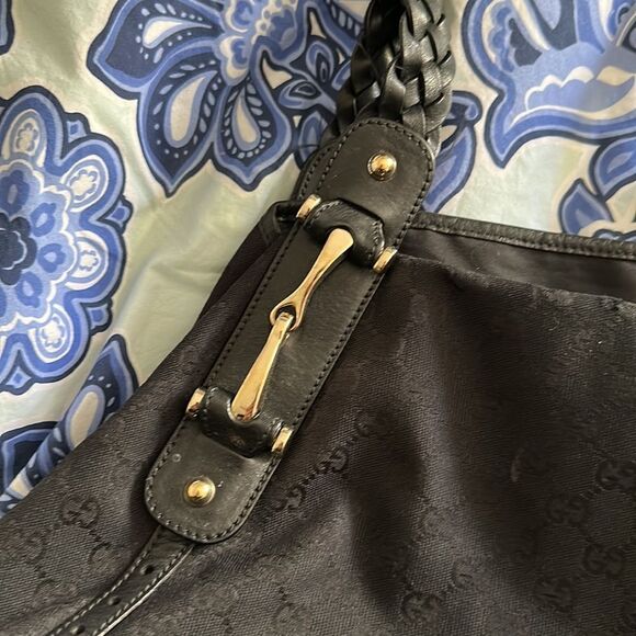 Gucci black canvas and leather Pelham shoulder bag. - Picture 3 of 13